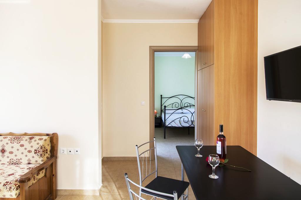 Apolpaina L Apartments Buitenkant foto